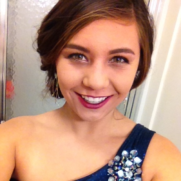 Meet your Posher, Alanna - Picture 1 of 1